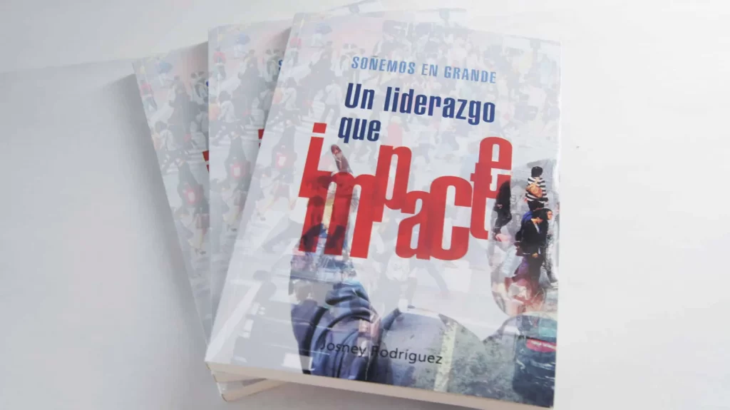 Libro de tapa blanda (rústica) impreso por Stilo Media