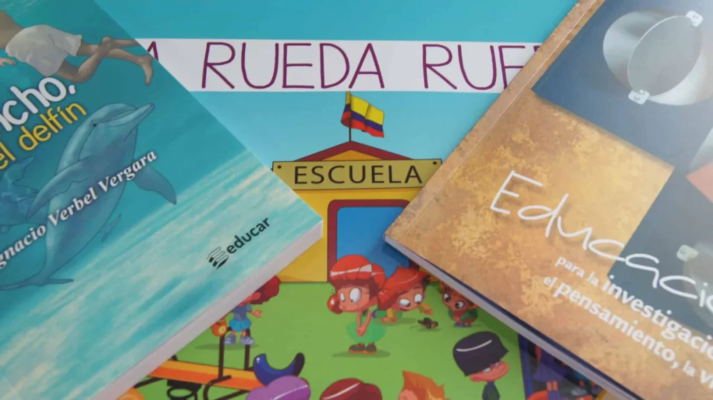 Libro de tapa blanda (rústica) impreso por Stilo Media