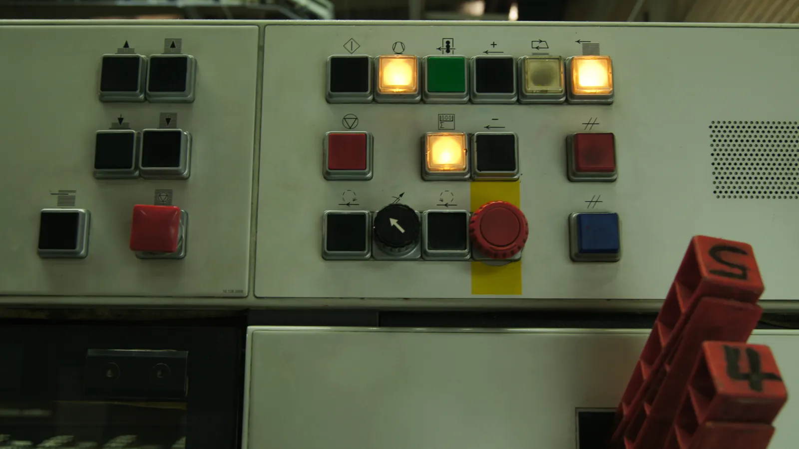Panel de controles de la prensa offset